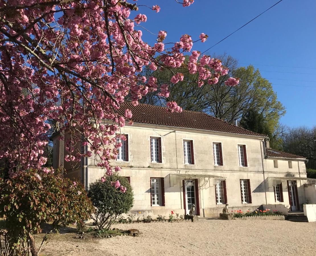 Les Ombrieres Bed & Breakfast Porcheresse Dış mekan fotoğraf
